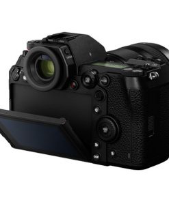 Panasonic Lumix DC-S1 with 24-105mm Lens