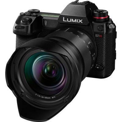 Panasonic Lumix DC-S1R with 24-105mm Lens